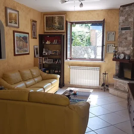 לינה וארוחת בוקר La Taverna Degli Angeli 3*